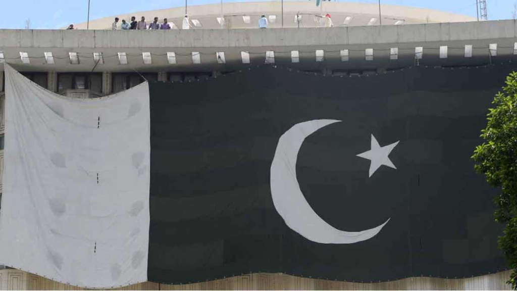 Tragedy in Northern Pakistan: Bus Crash Claims 15 Lives