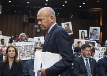 Safety Grilling for Boeing CEO as Families of Crash Victims Watch